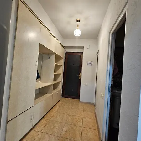 Sunny Apartment Close To Erebuni Mall Yerevan Exterior photo