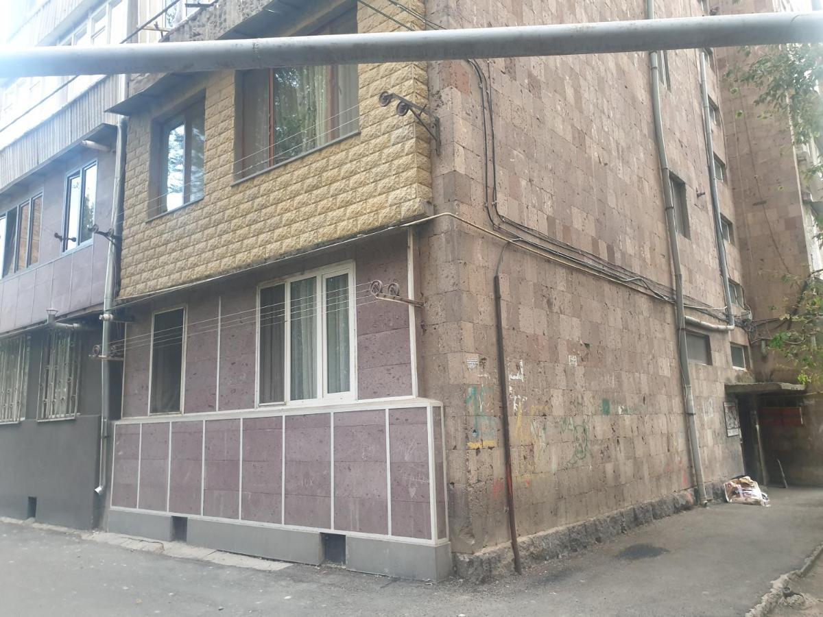 Sunny Close To Erebuni Mall Apartment