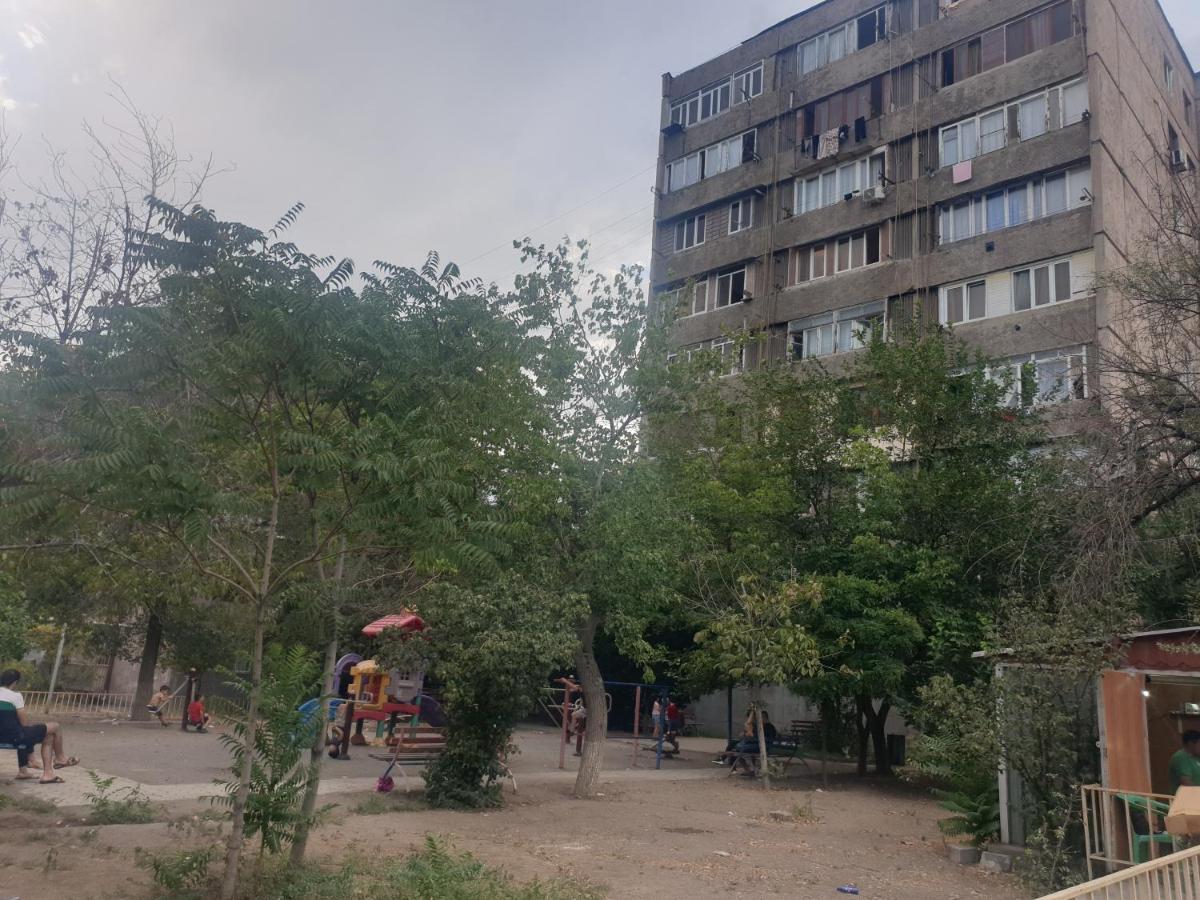 Apartment Sunny Close To Erebuni Mall *