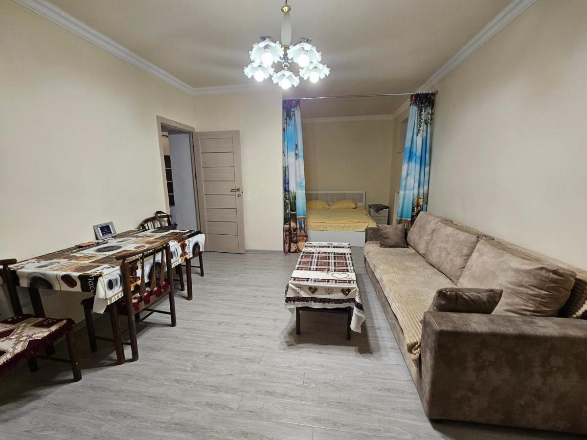 Sunny Close To Erebuni Mall Yerevan